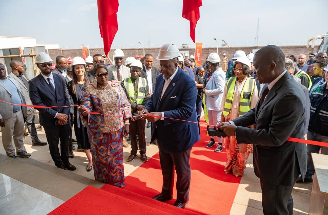 RDC/Luanda : Aimé Sakombi Molendo prend part à l’inauguration d’une centrale solaire dédiée au secteur minier
